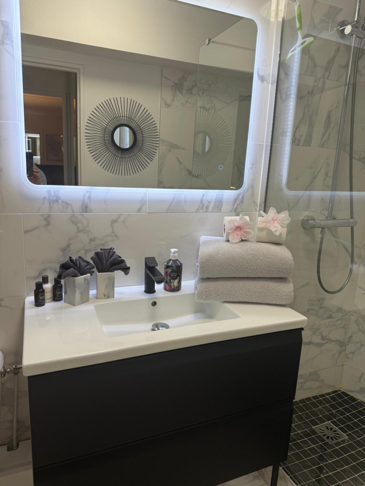 Beautiful Modern Fully Furnished Studio Levallois-Perret Dış mekan fotoğraf